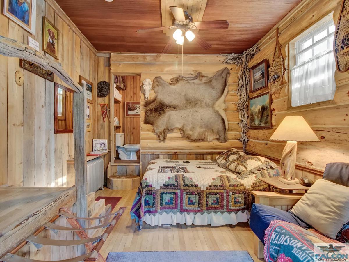 Robins Nest Bed & Breakfast コーディ エクステリア 写真
