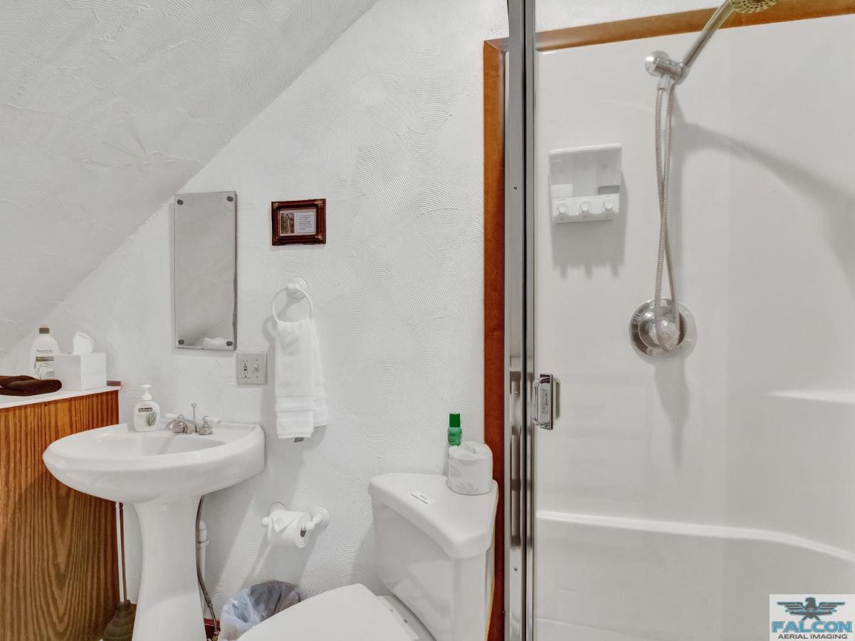 Robins Nest Bed & Breakfast コーディ エクステリア 写真
