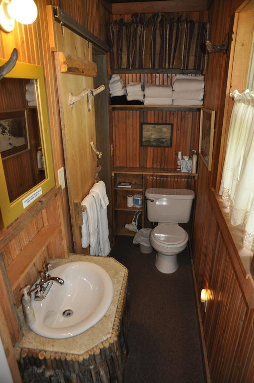 Robins Nest Bed & Breakfast コーディ エクステリア 写真